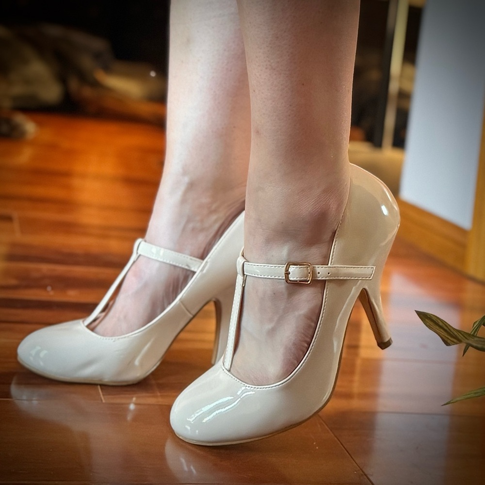 JG Elegant Cream T-Strap Mary Jane Retro Patent Pump Heels